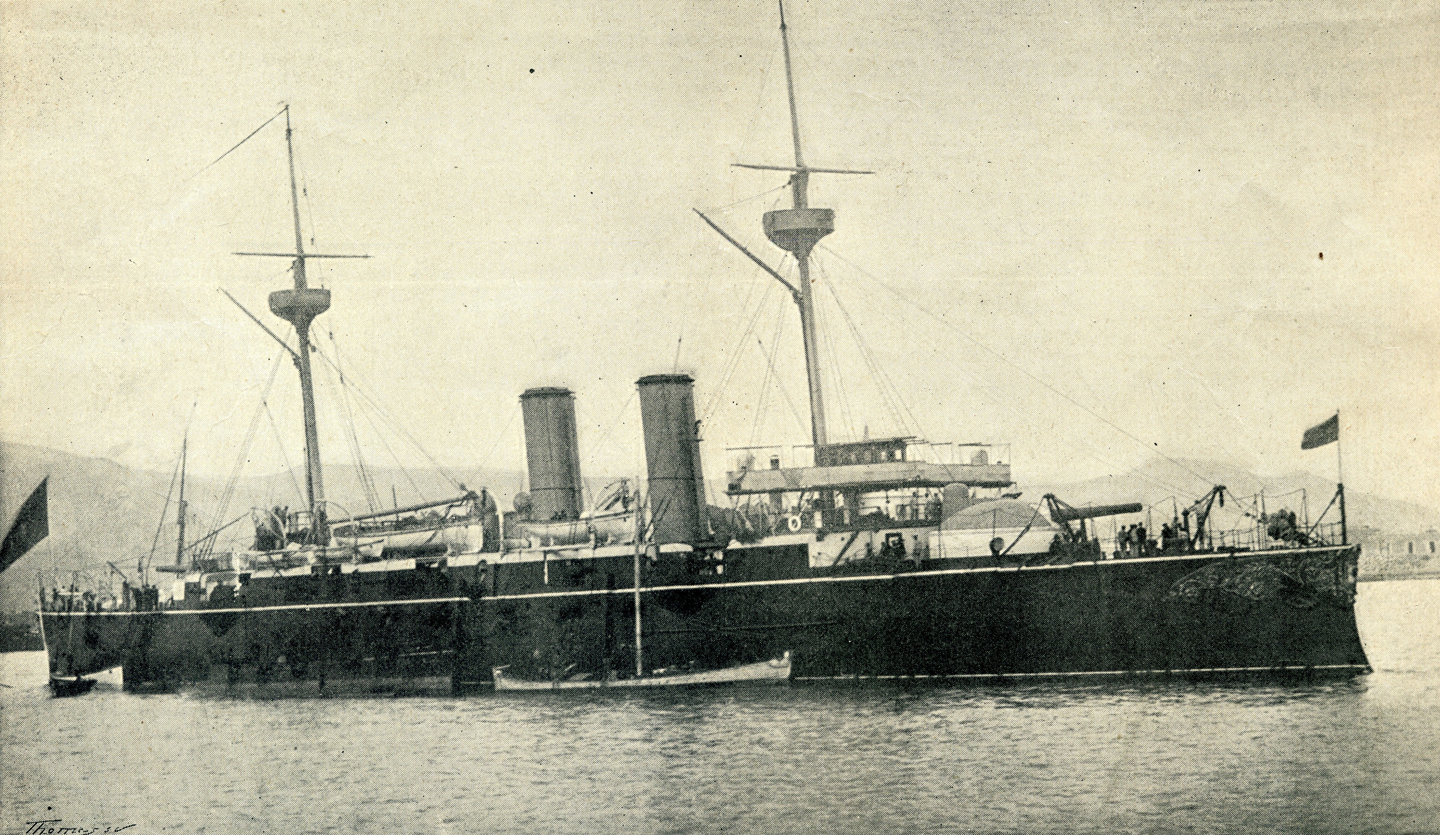 9-El crucero acorazado VIZCAYA en el puerto de Las Palmas, en su viaje a Estados Unidos y Cuba. Foto de Ojeda. Revista desconocida