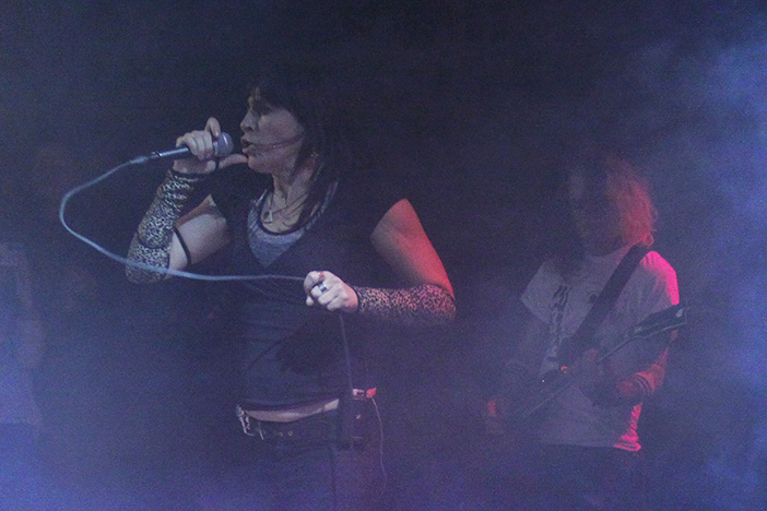 Los durangarras Føsil y los portugueses Rosa Sparks explotarán el jueves en Nave 9, Bilbao